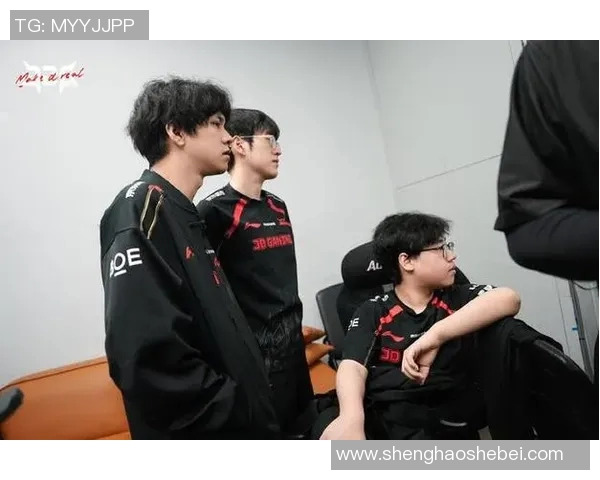 英雄联盟热议JDG团队协作争议引发玩家热烈讨论与反思